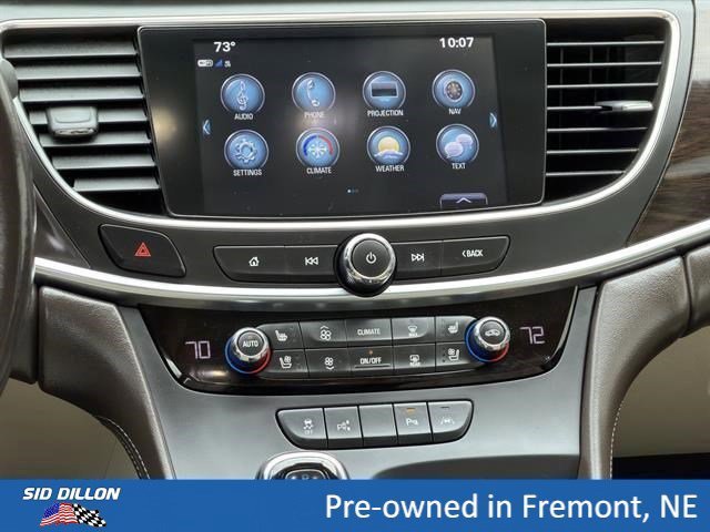 Used 2017 White Frost Tricoat Buick Premium image 9
