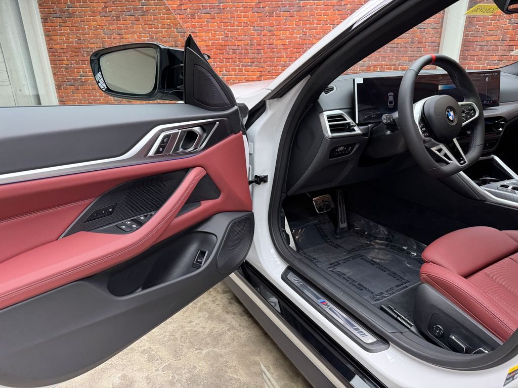 New 2026 White BMW M60 image 8