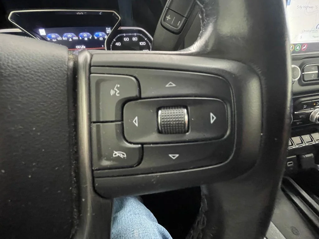 Used 2021 White GMC Denali image 35