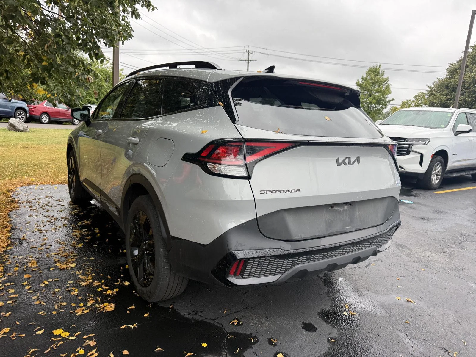 Used 2025 Wolf Gray Kia X-Line image 9