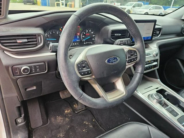 Used 2022 White Metallic Ford XLT image 8