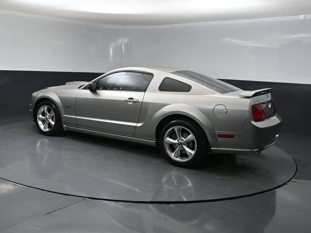 Used 2008 Gray Ford GT Deluxe image 4
