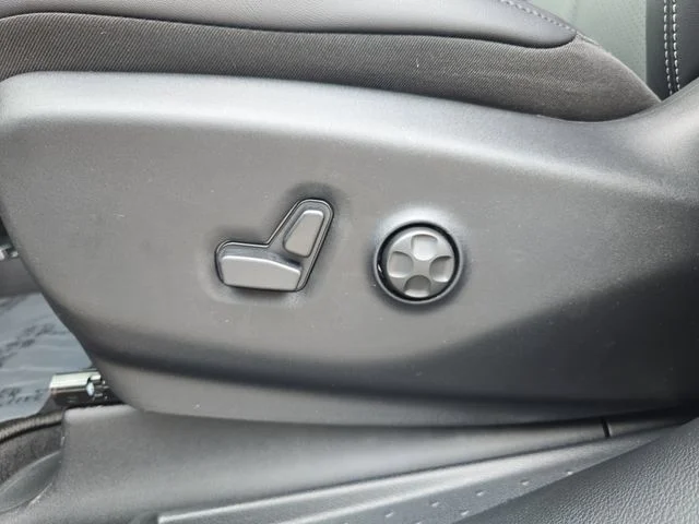 2026 Chrysler Pacifica Select - Photo 17