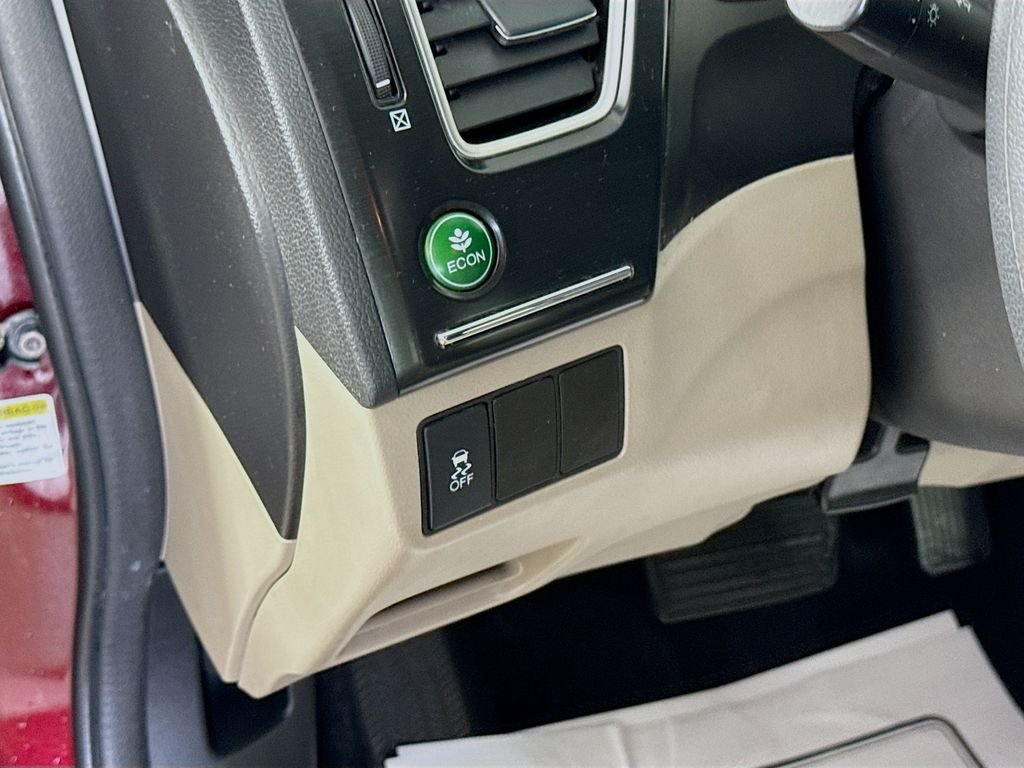 Used 2013  Honda LX image 14