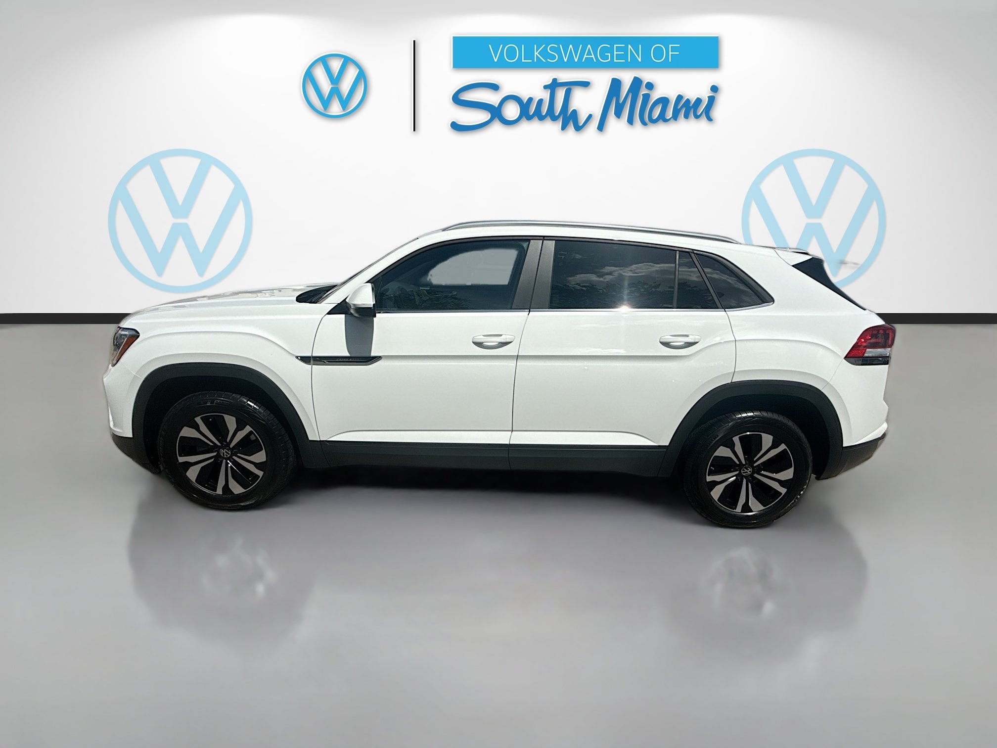Certified Used 2024 Pure White Volkswagen 2.0T SE image 4