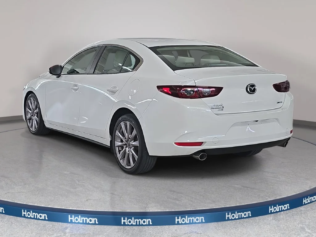 Used 2020 Snowflake White Pearl Mica Mazda Select image 9