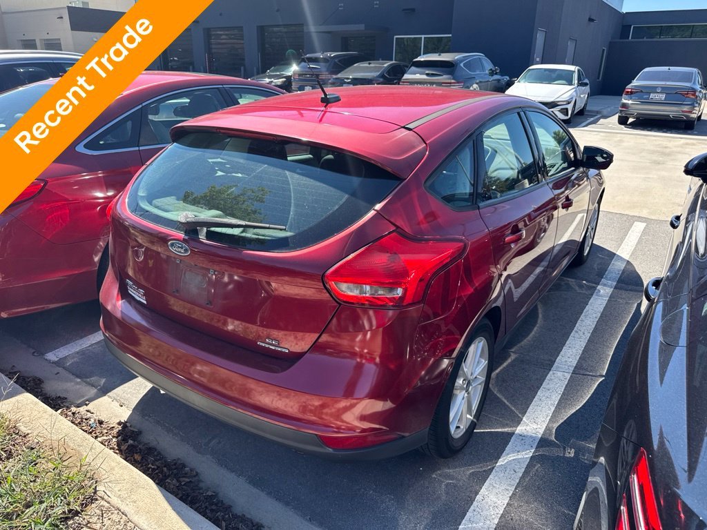 Used 2016 Red Ford SE image 3