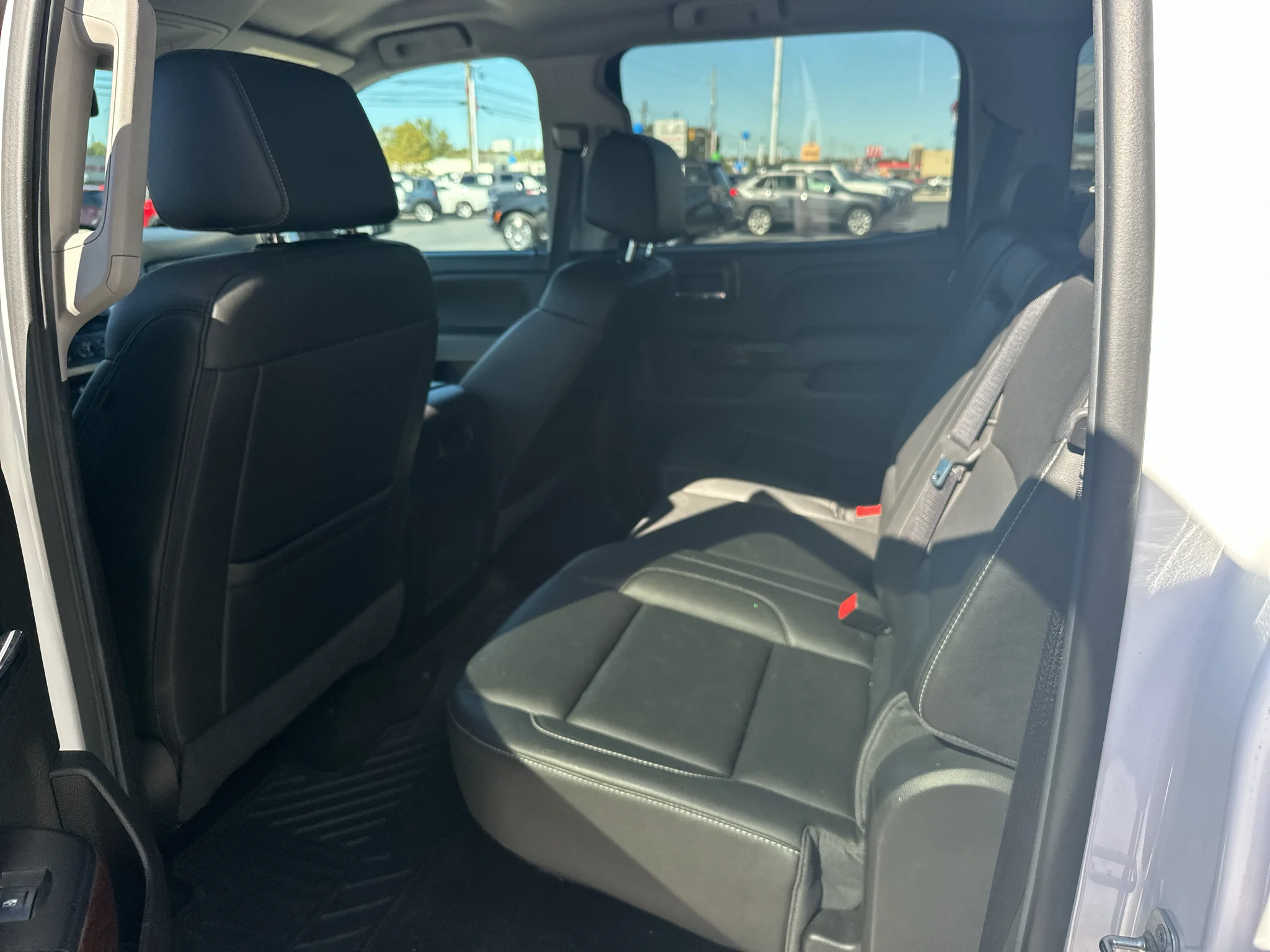 Used 2018 SUMMIT WHITE GMC SLT image 6