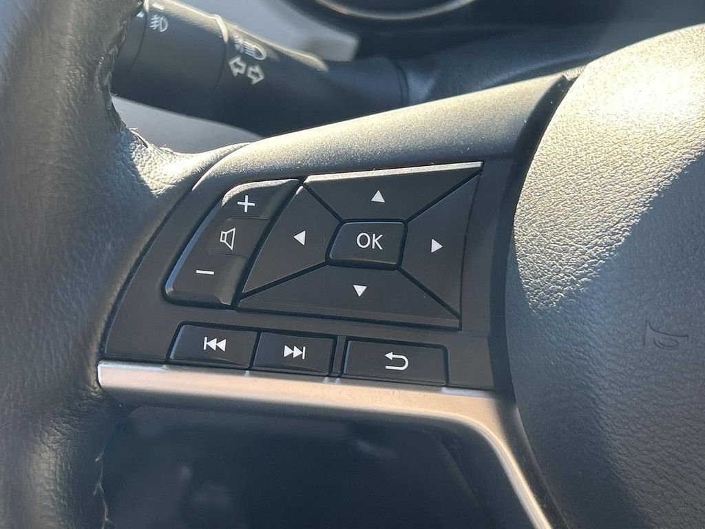 Used 2020 White Nissan SV image 20