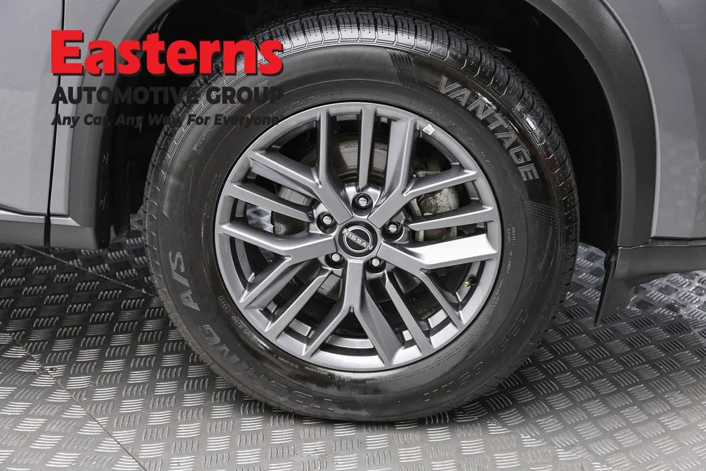 Used 2024 Gray Nissan S image 32