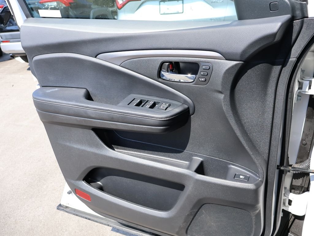Used 2023  Honda RTL image 30
