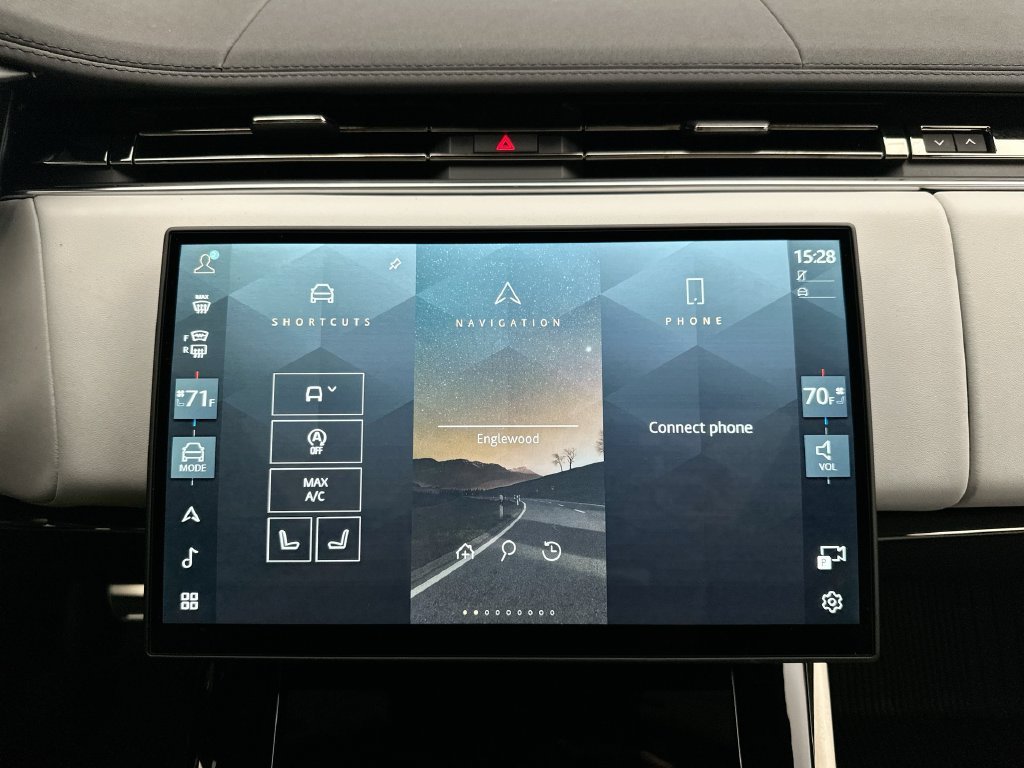 New 2027 Charente Grey Prem Met Land Rover Dynamic SE image 13