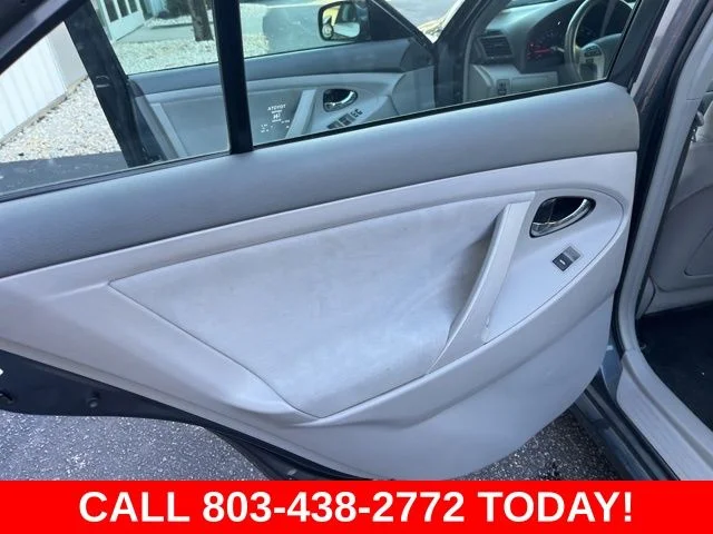 Used 2011 Gray Toyota LE image 10