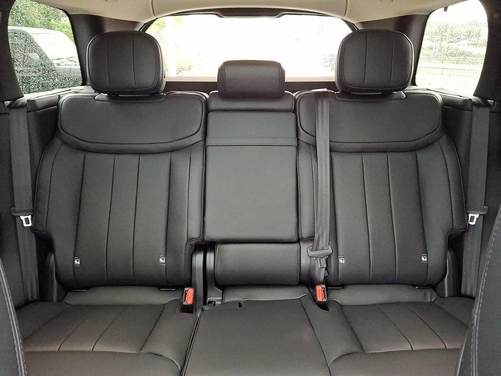 2026 Land Rover Range Rover SE - Photo 16