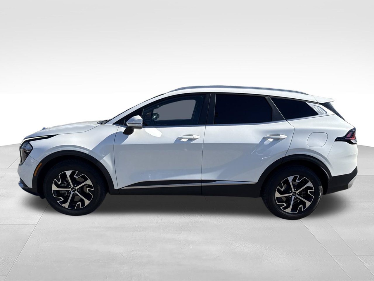 Used 2023 White Kia EX image 2