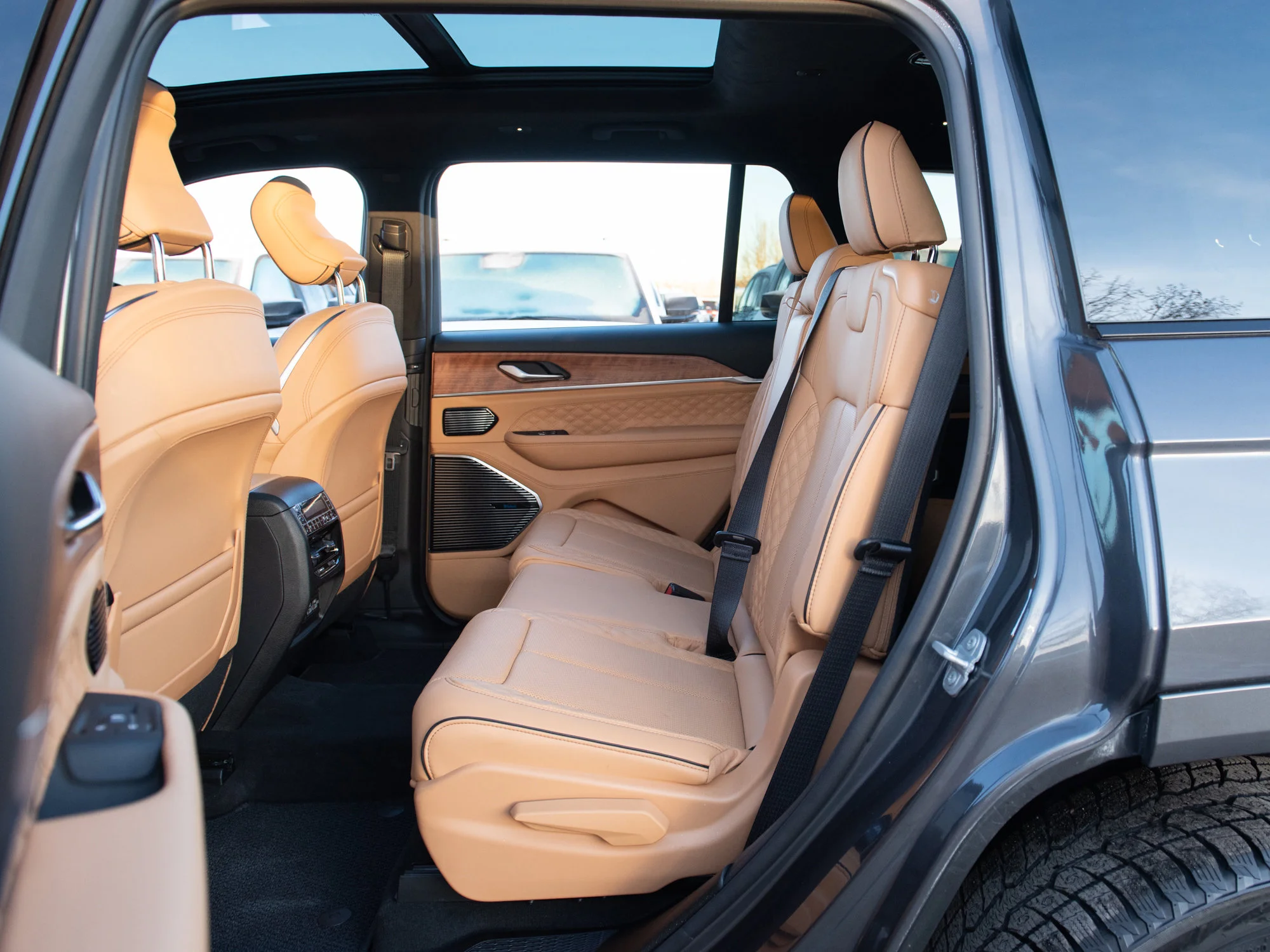 Used 2025 Grey Jeep Summit Reserve* image 20