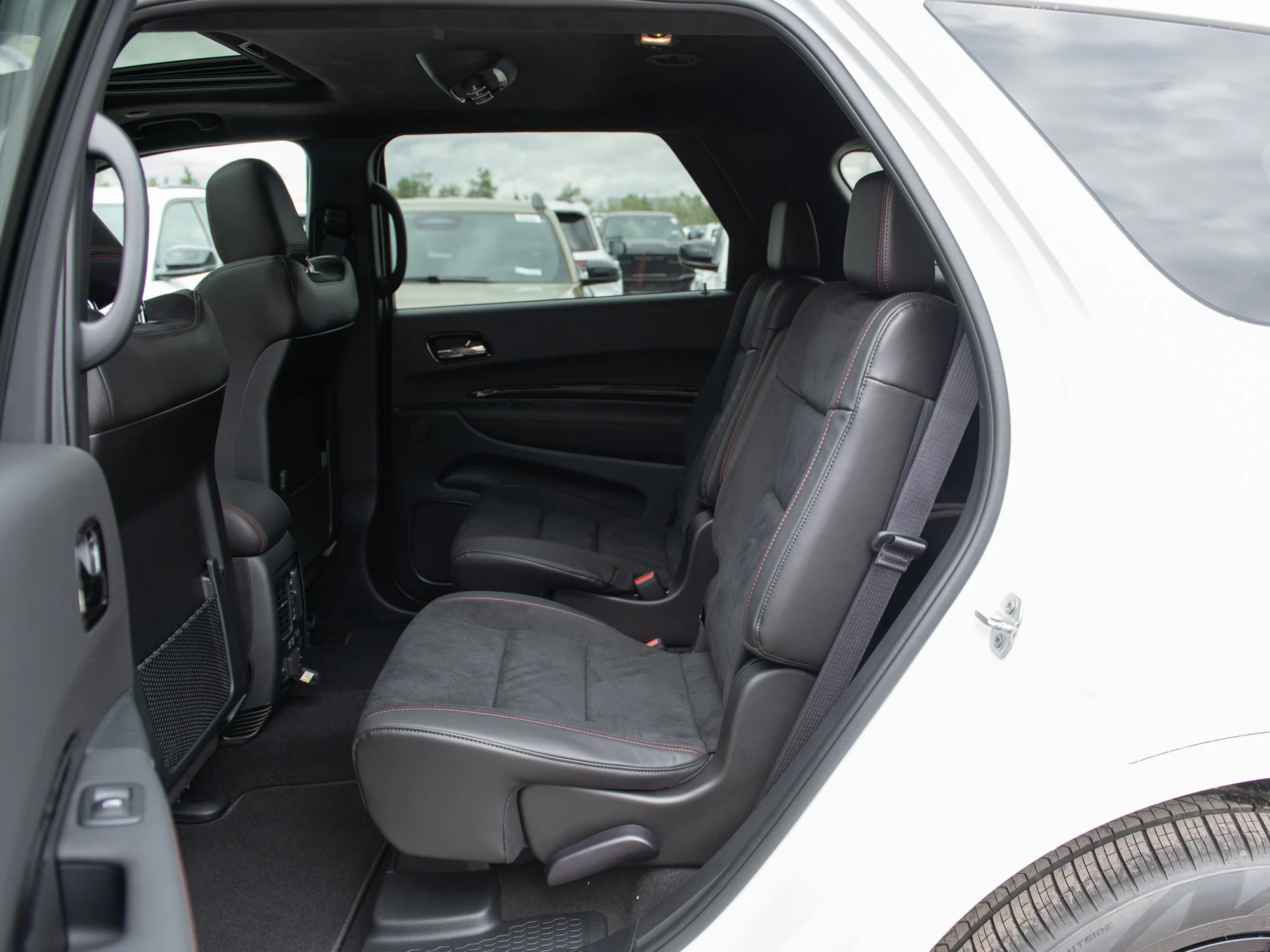 New 2026 White Dodge GT HEMI V8 Premium* AWD image 22
