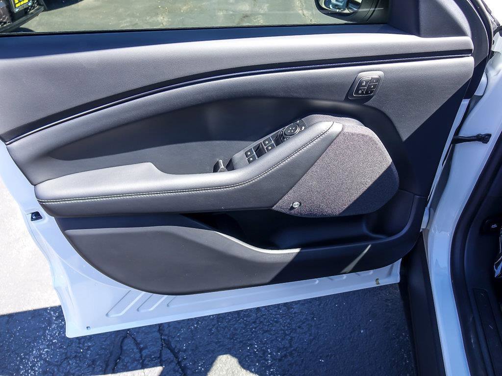 Used 2026 White Metallic Ford Premium image 28