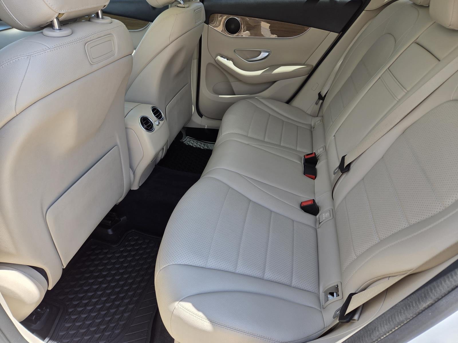 Used 2019 Polar White Mercedes-Benz GLC 300 image 33