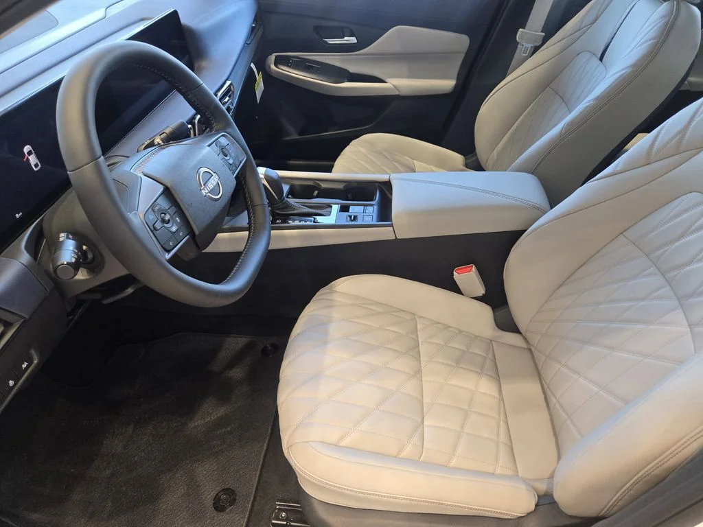 New 2026 White Nissan SL image 11