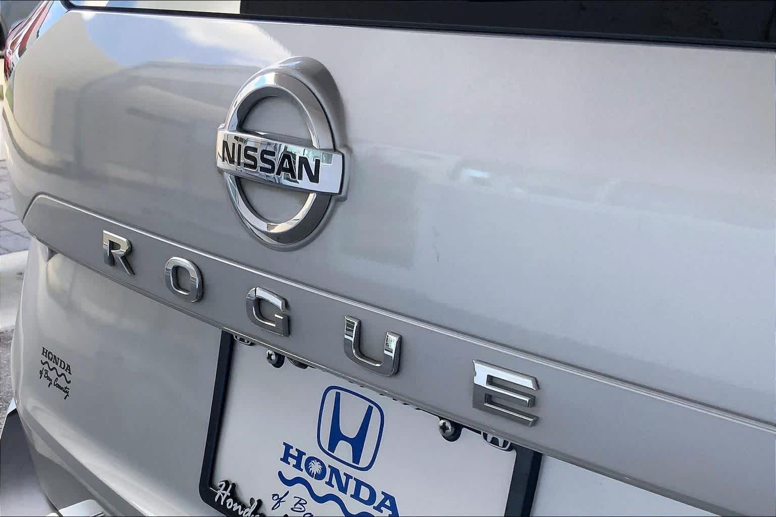 Used 2021 Brilliant Silver Metallic Nissan SL image 33