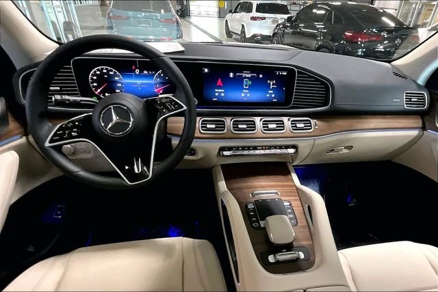 New 2026 Polar White Mercedes-Benz GLS 450 image 6