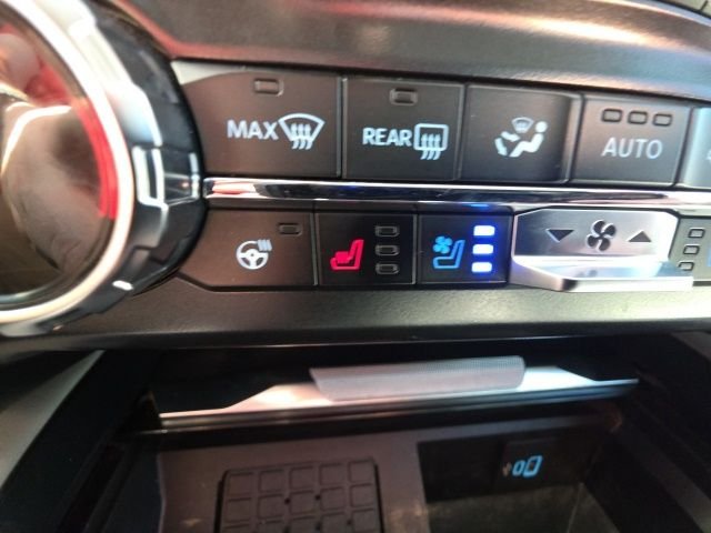 Used 2024 White Ford Limited image 19