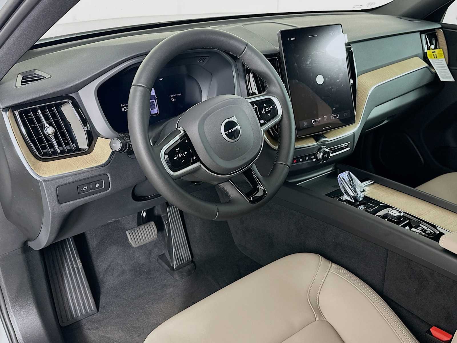 New 2026 Crystal White Volvo Plus image 9