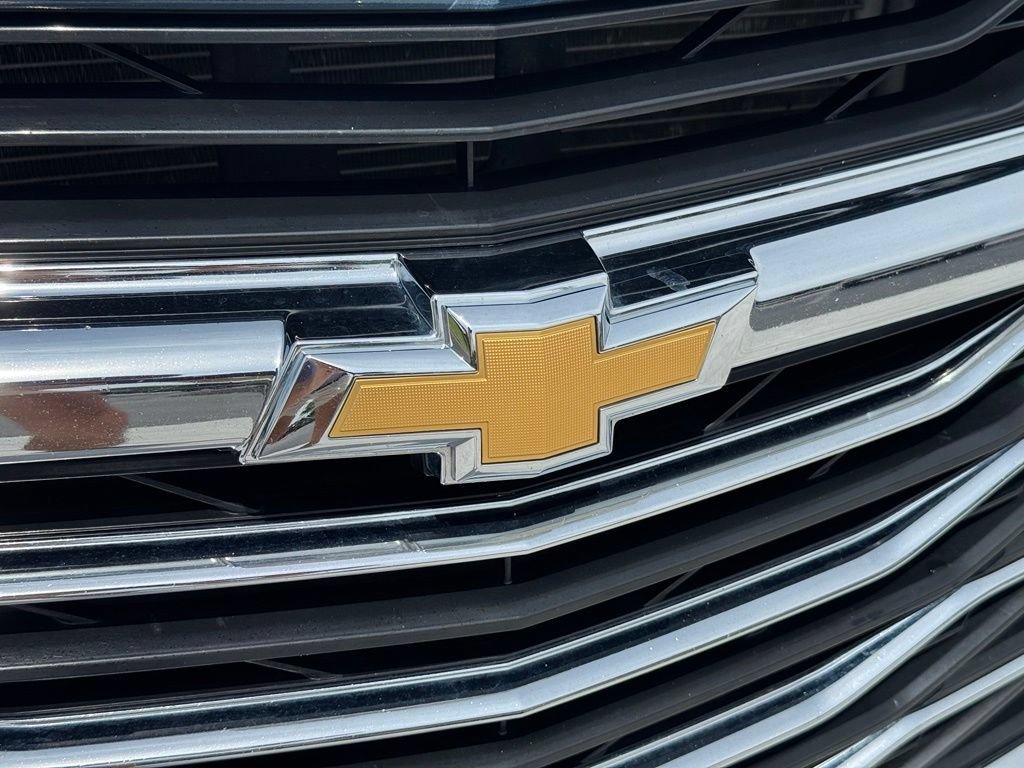 Used 2025 Lakeshore Blue Metallic Chevrolet 1LT image 8
