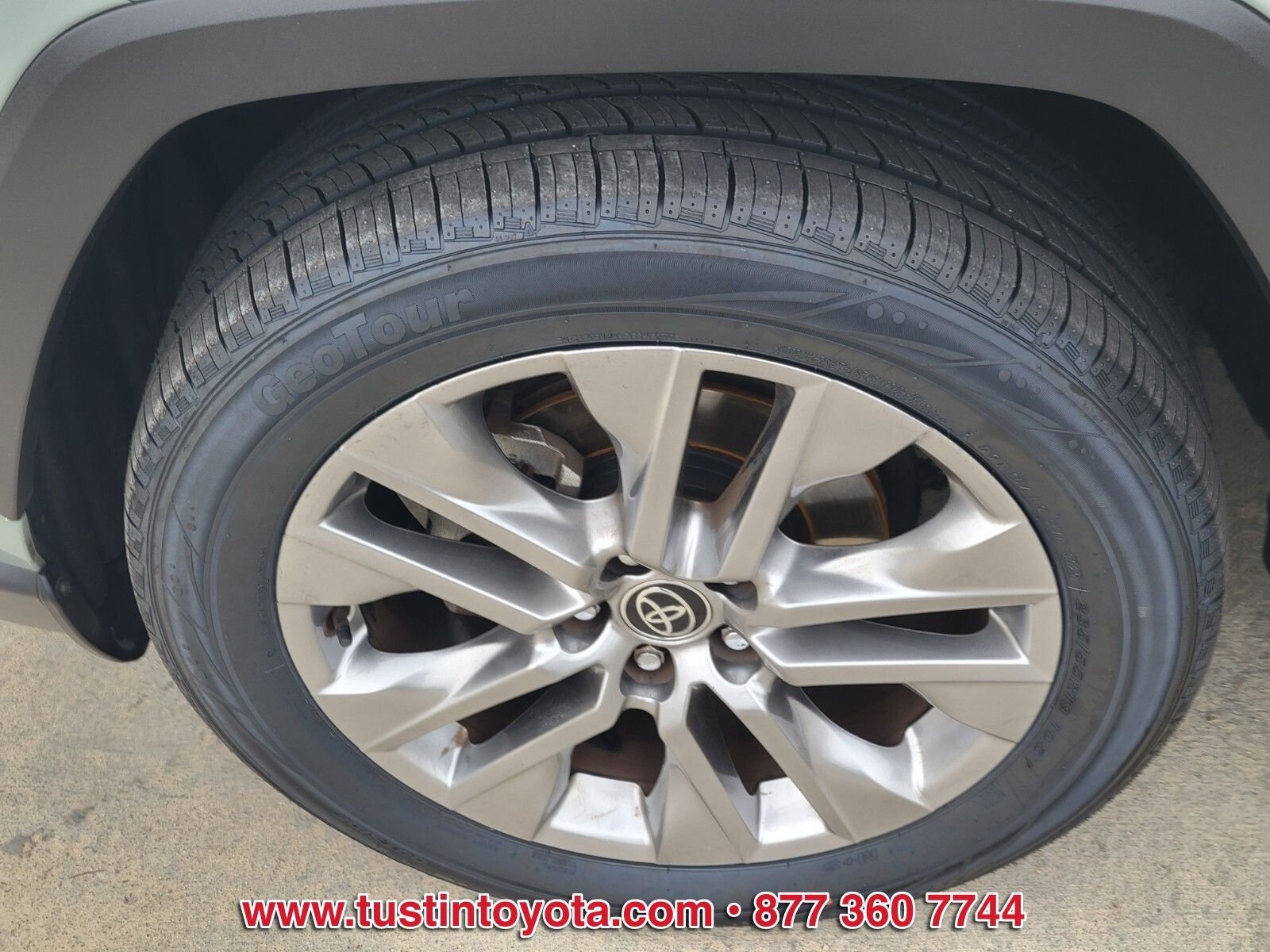 Certified Used 2023  Toyota XLE Premium image 9