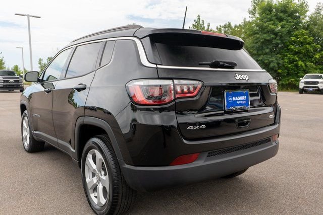 Used 2019 Black Jeep Latitude image 8