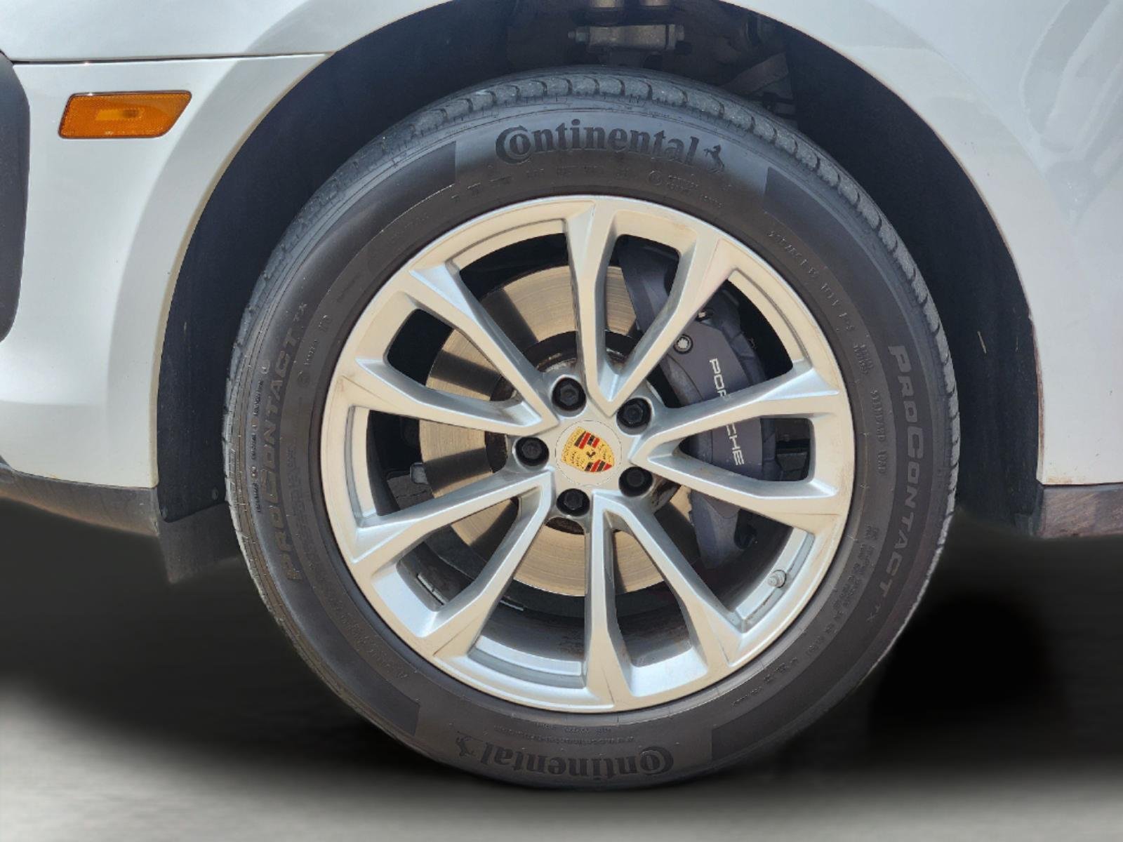 2022 Porsche Macan photo 10 of 33