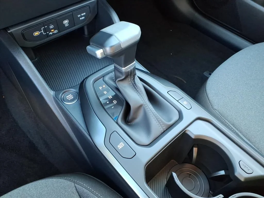 2025 Kia K4 LXS - Photo 13