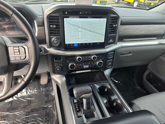 Used 2025 White Ford Lariat image 17