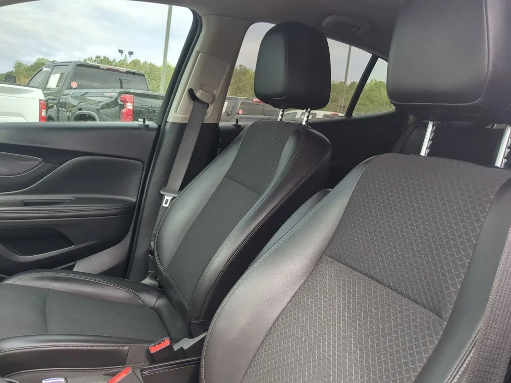 Used 2022 Ebony Twilight Metallic Buick Preferred image 14