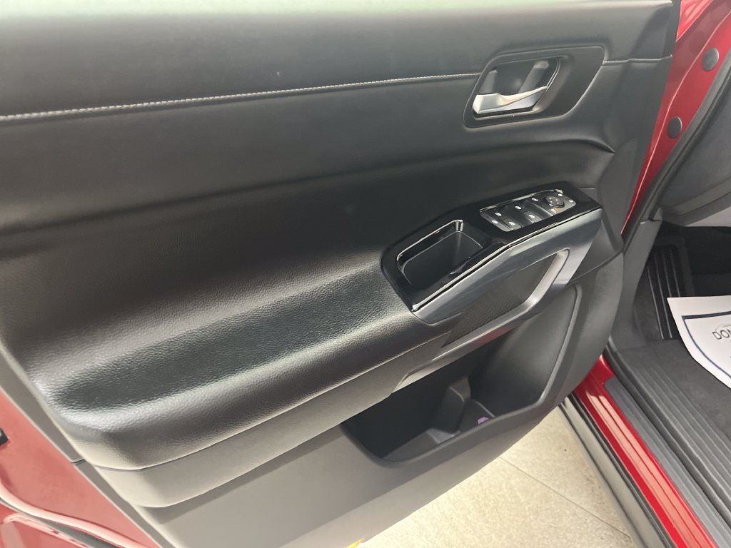 Used 2022 Red Nissan SL image 11