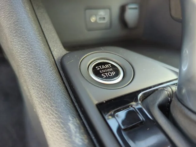 Used 2023 Silver Nissan S image 43