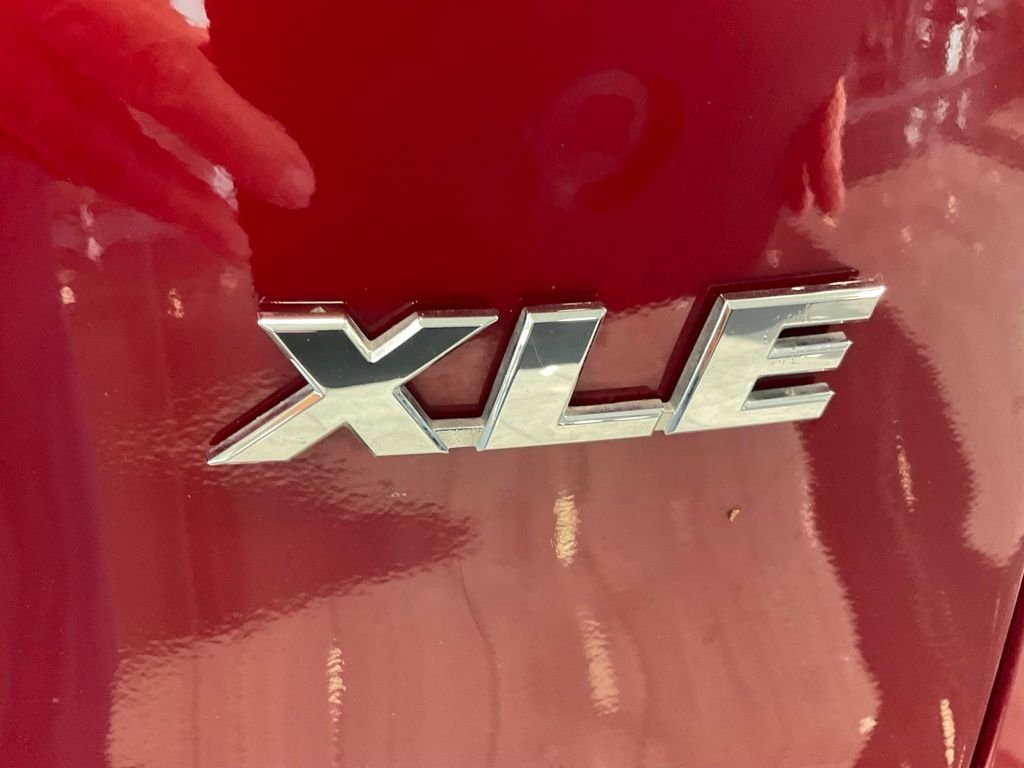 2025 Toyota RAV4 XLE - Photo 22