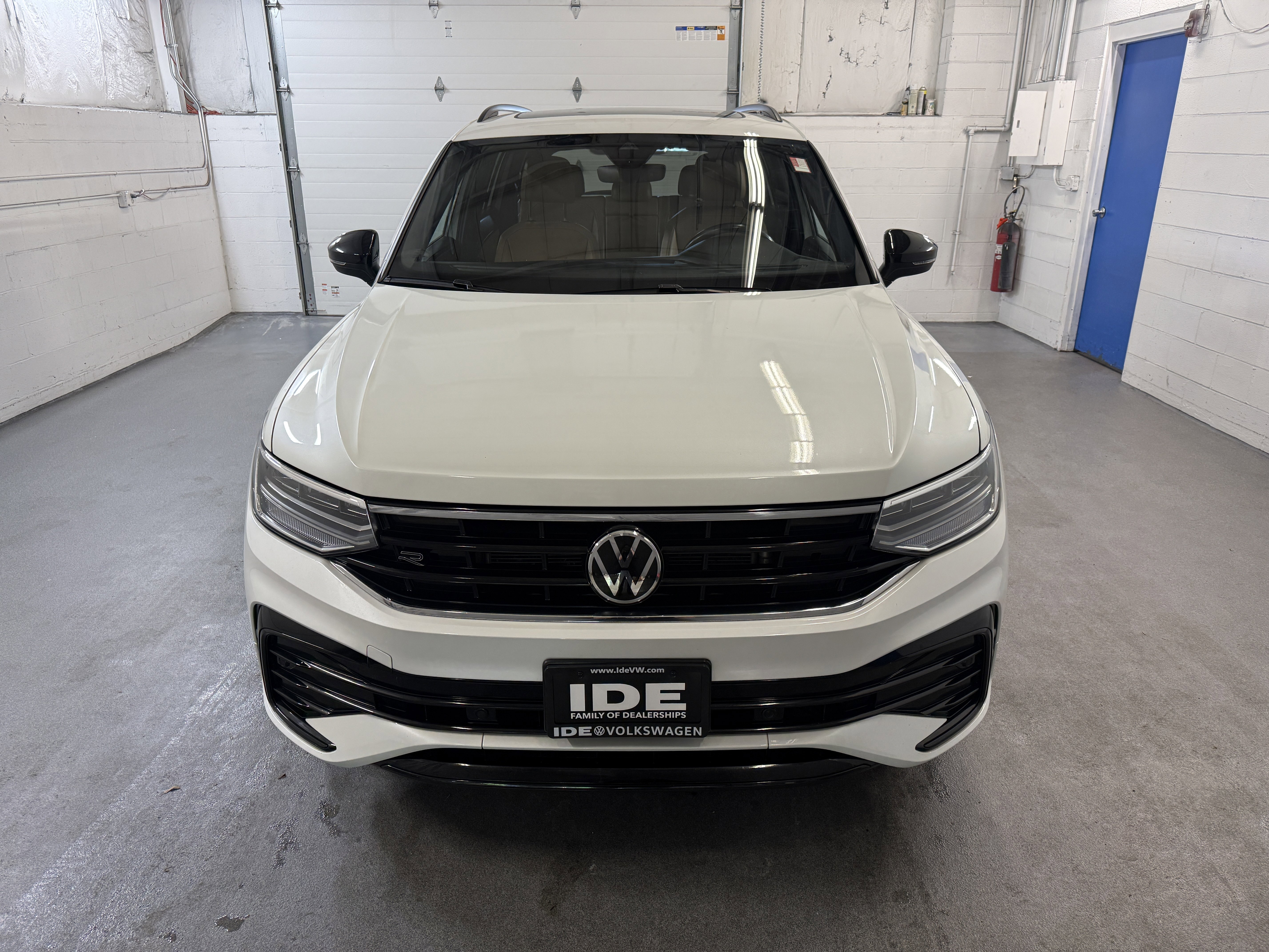Used 2023 Opal White Pearl Volkswagen SE R-Line Black image 3