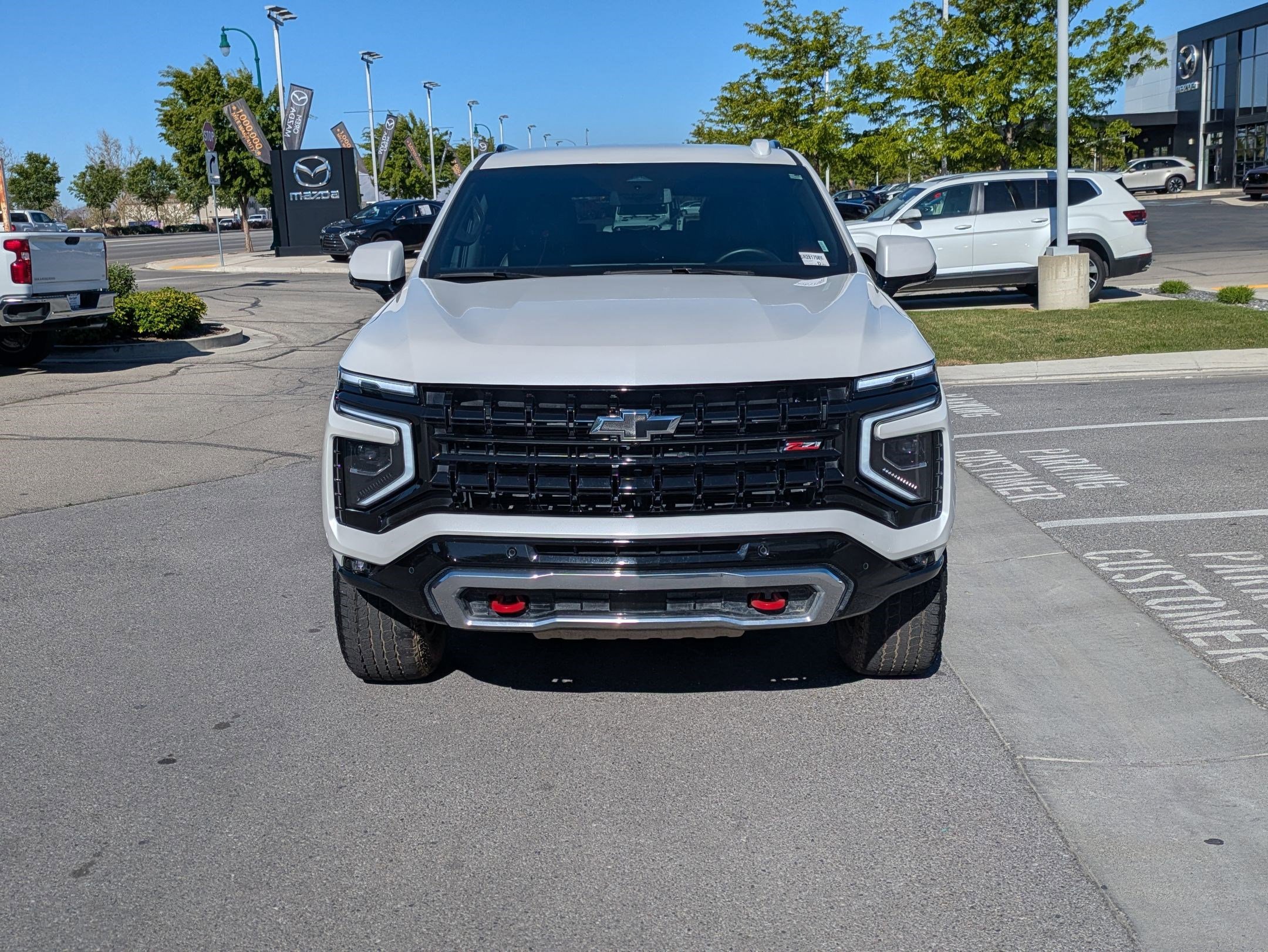 Used 2025 Iridescent Pearl Tricoat Chevrolet Z71 image 10