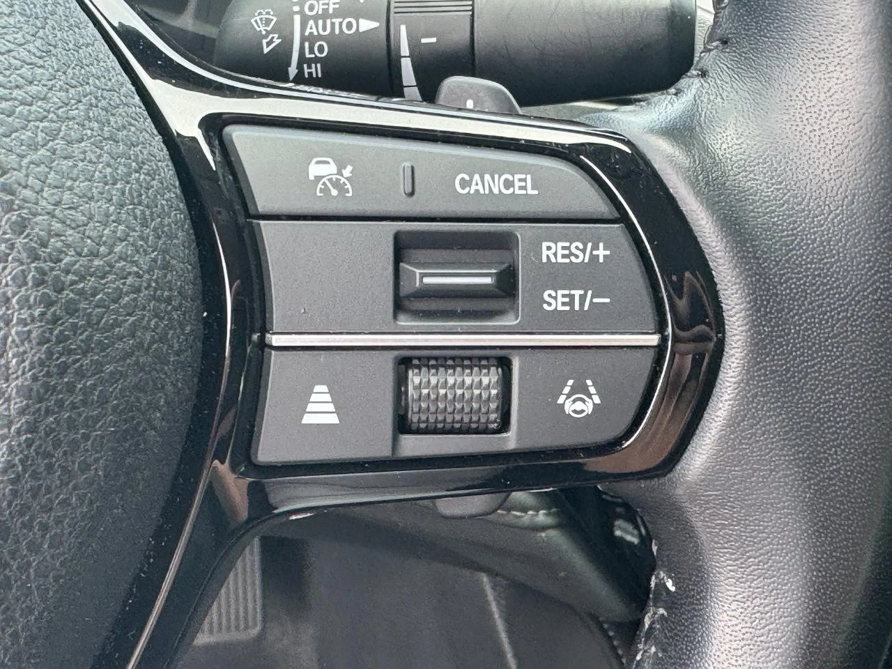 Used 2023 Platinum White Pearl Honda Touring image 23