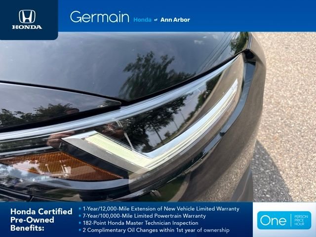 Certified Used 2025 Crystal Black Pearl Honda LX image 4