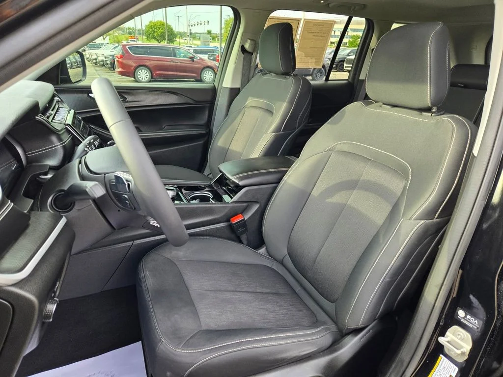 Used 2023 Black Jeep Laredo image 15