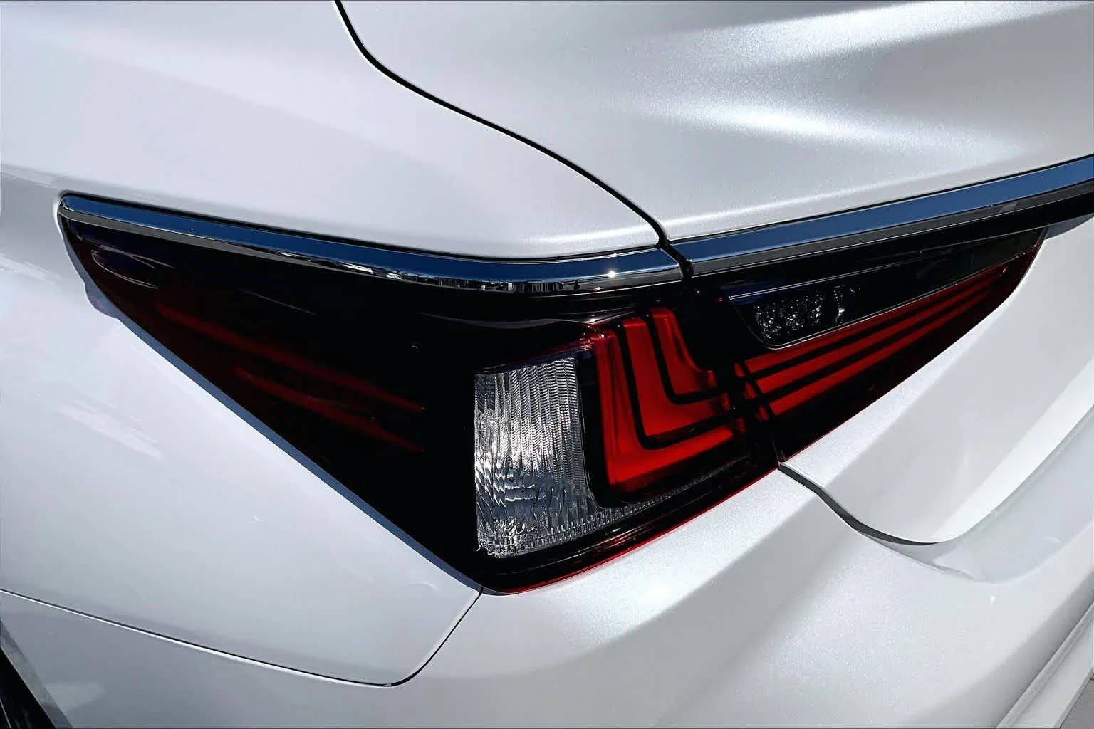 Certified Used 2025 Eminent White Pearl Lexus  image 27