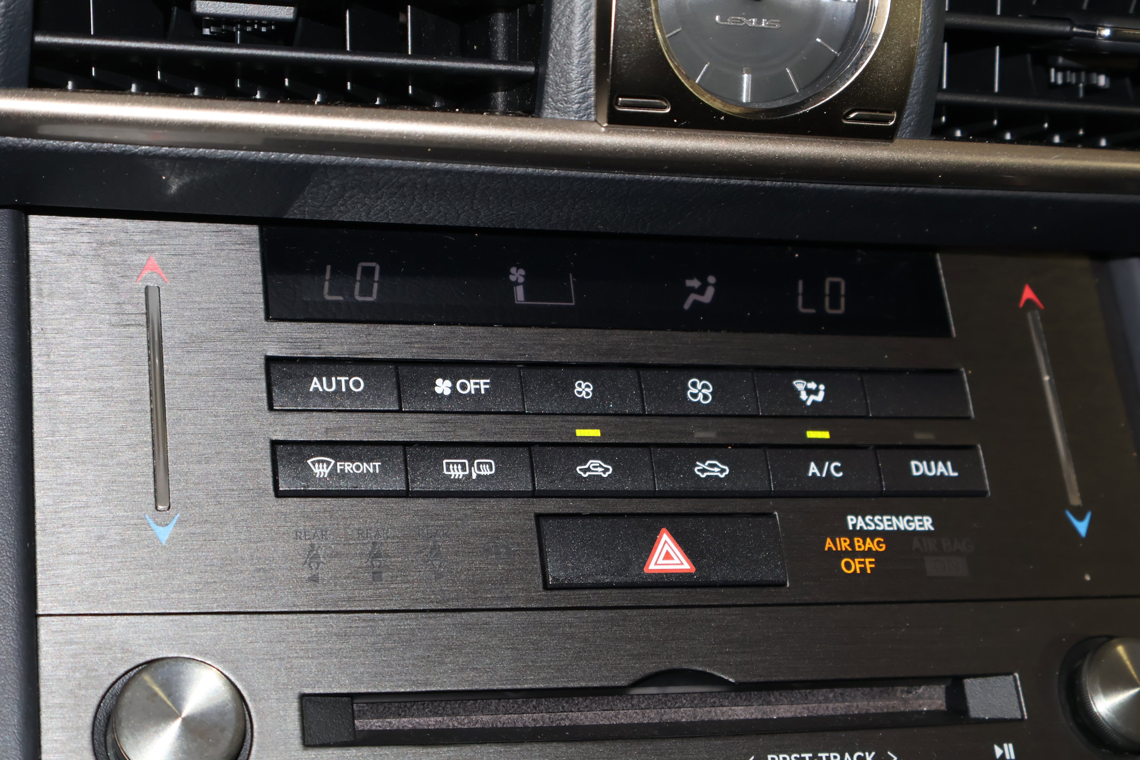 2019 Lexus IS 300 - Photo 29