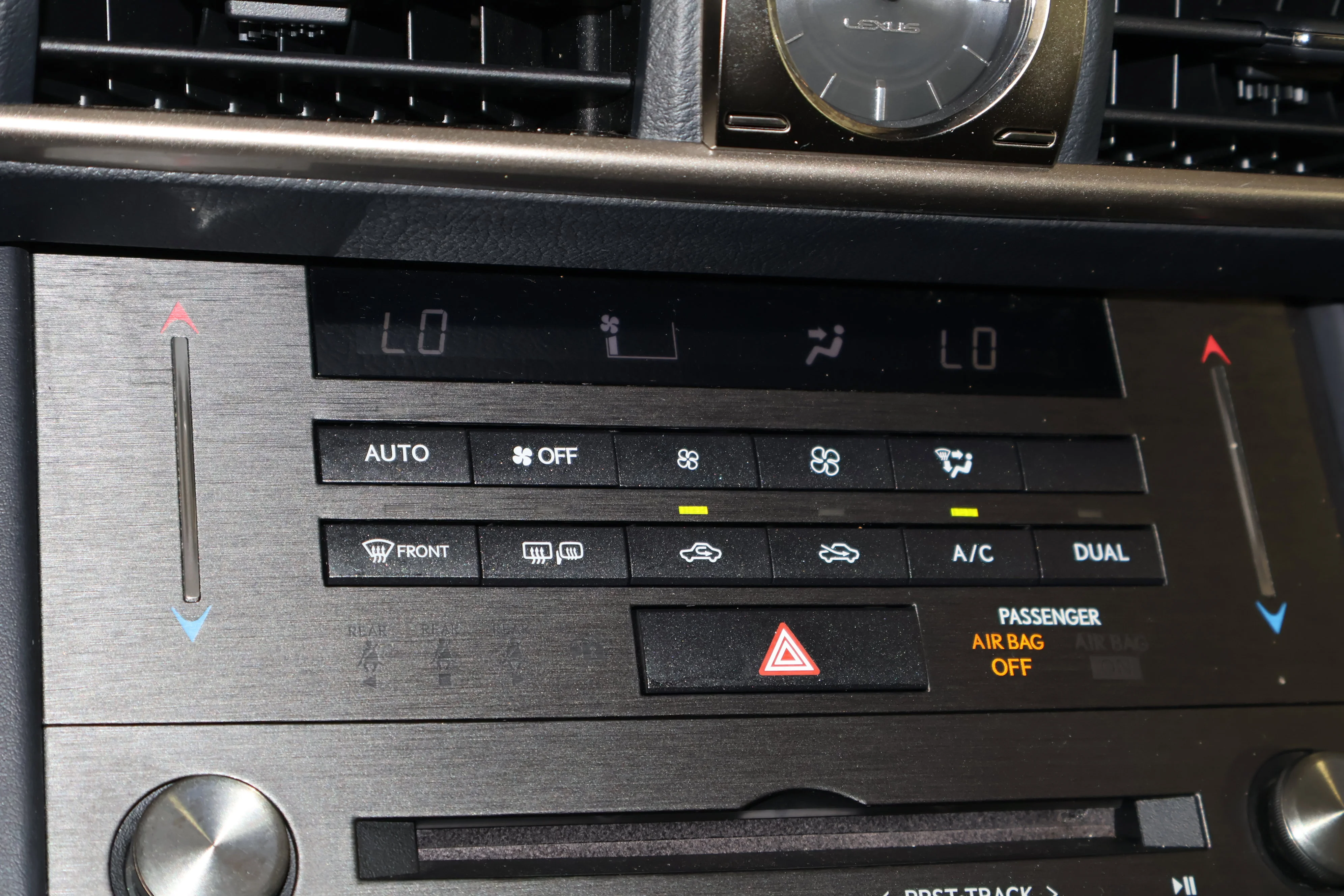 2019 Lexus IS 300 - Photo 29