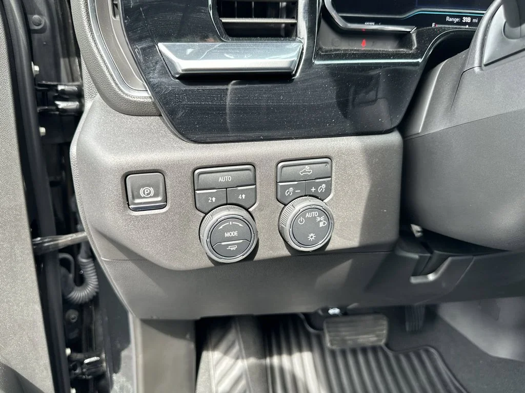 Used 2025 Black Chevrolet LT image 15
