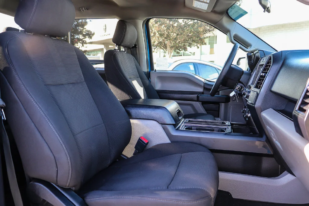 Used 2020 Blue Ford XL image 23