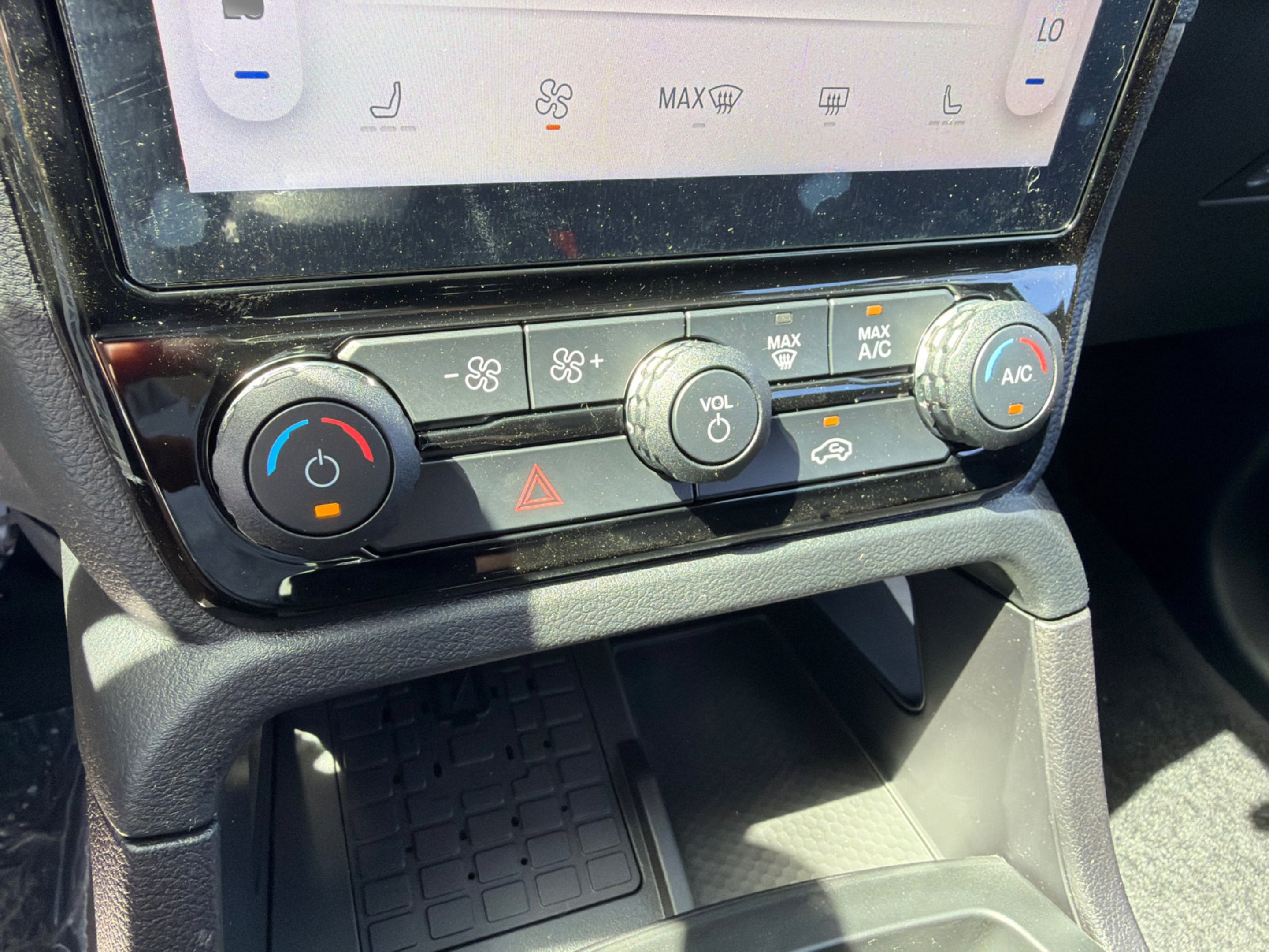 New 2026 Oxford White Ford XLT image 28