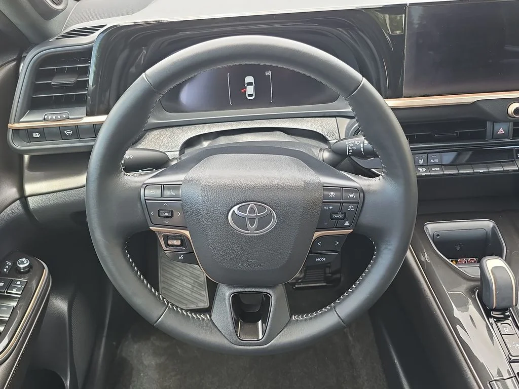 Used 2025 White Toyota Nightshade image 25